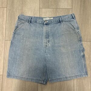 Vintage Faded Glory Light Wash
Denim Shorts 42